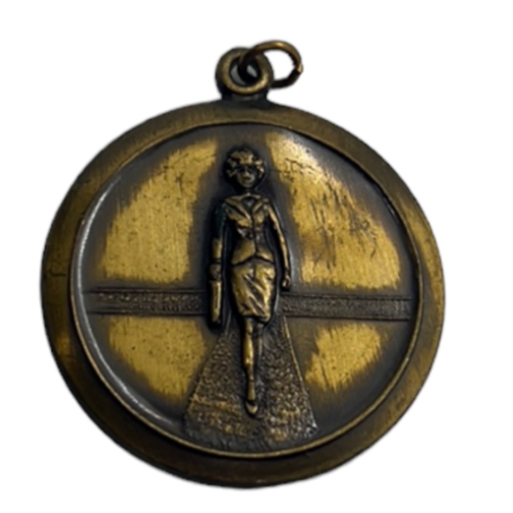 BUSINESS WOMEN / GIRL WITH BRIEFCASE PENDANT MEDAL VINTAGE